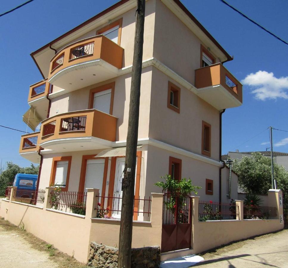 דירות לימנריה Olive Grove House מראה חיצוני תמונה